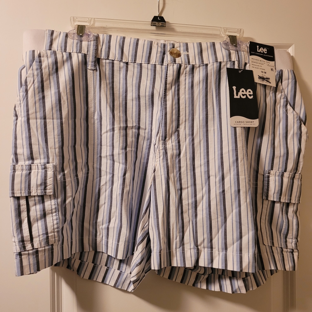 NWT Lee Women’s White & Light Blue Striped Cargo Shorts